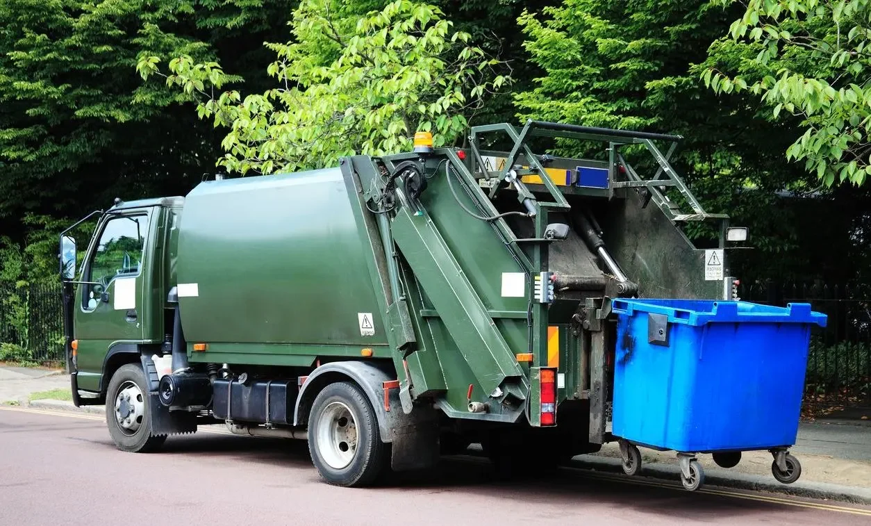 Garbage Truck Insurance: Coverage Options for Waste Management Companies